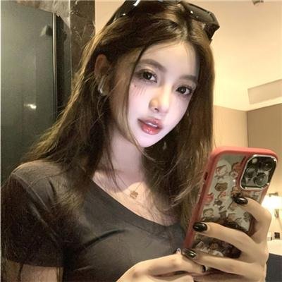 小姑娘艾萝依